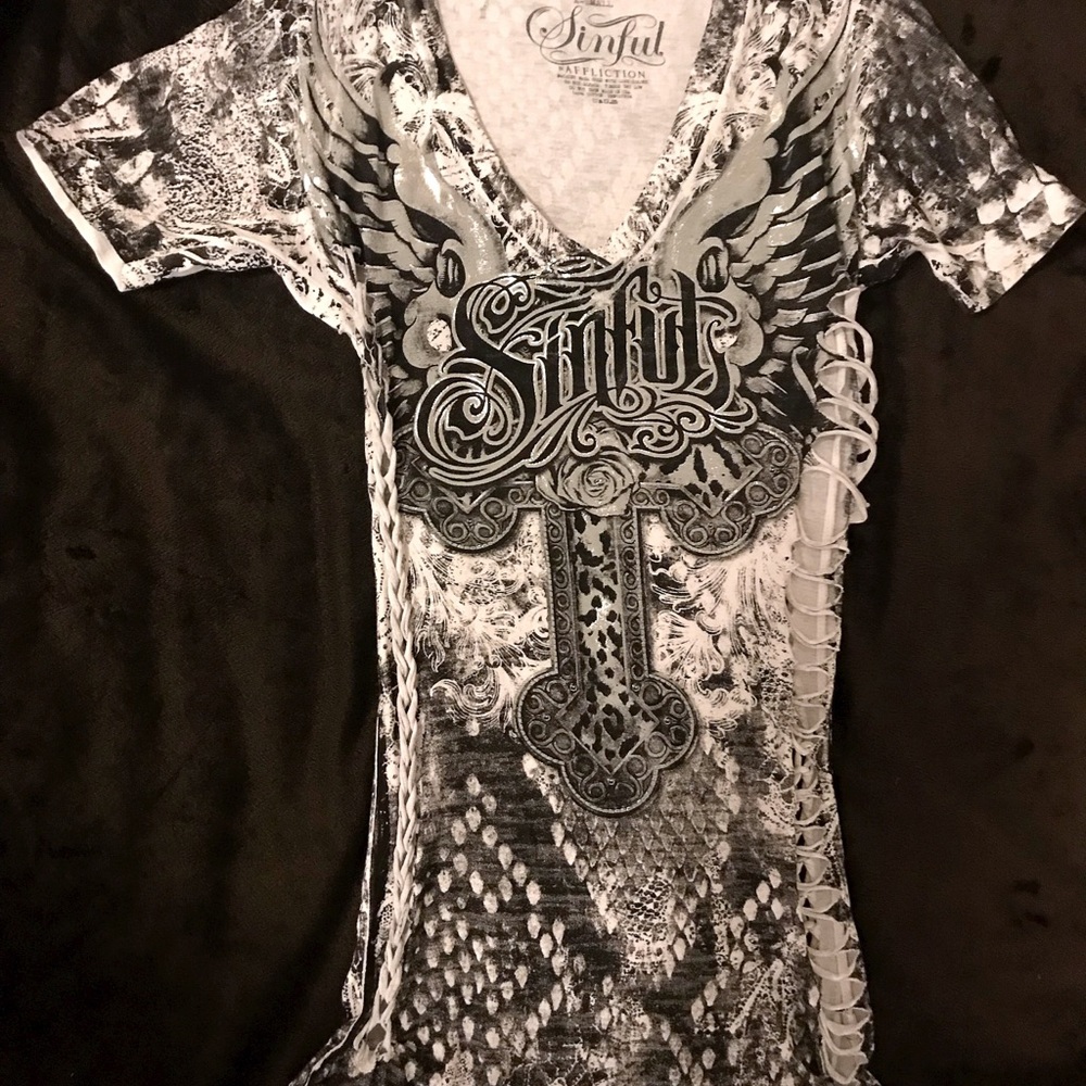 Buckle Sinful T-shirt Black White Snake